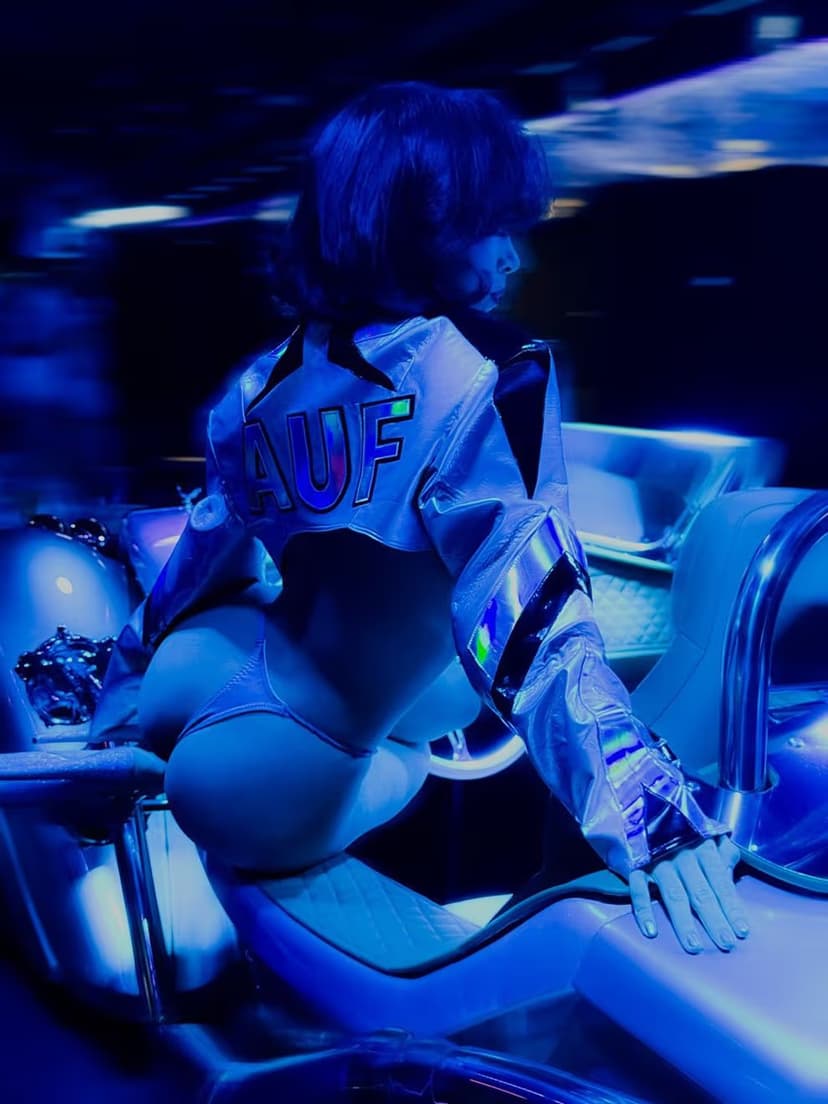 бар со стриптизом бар со стриптизом