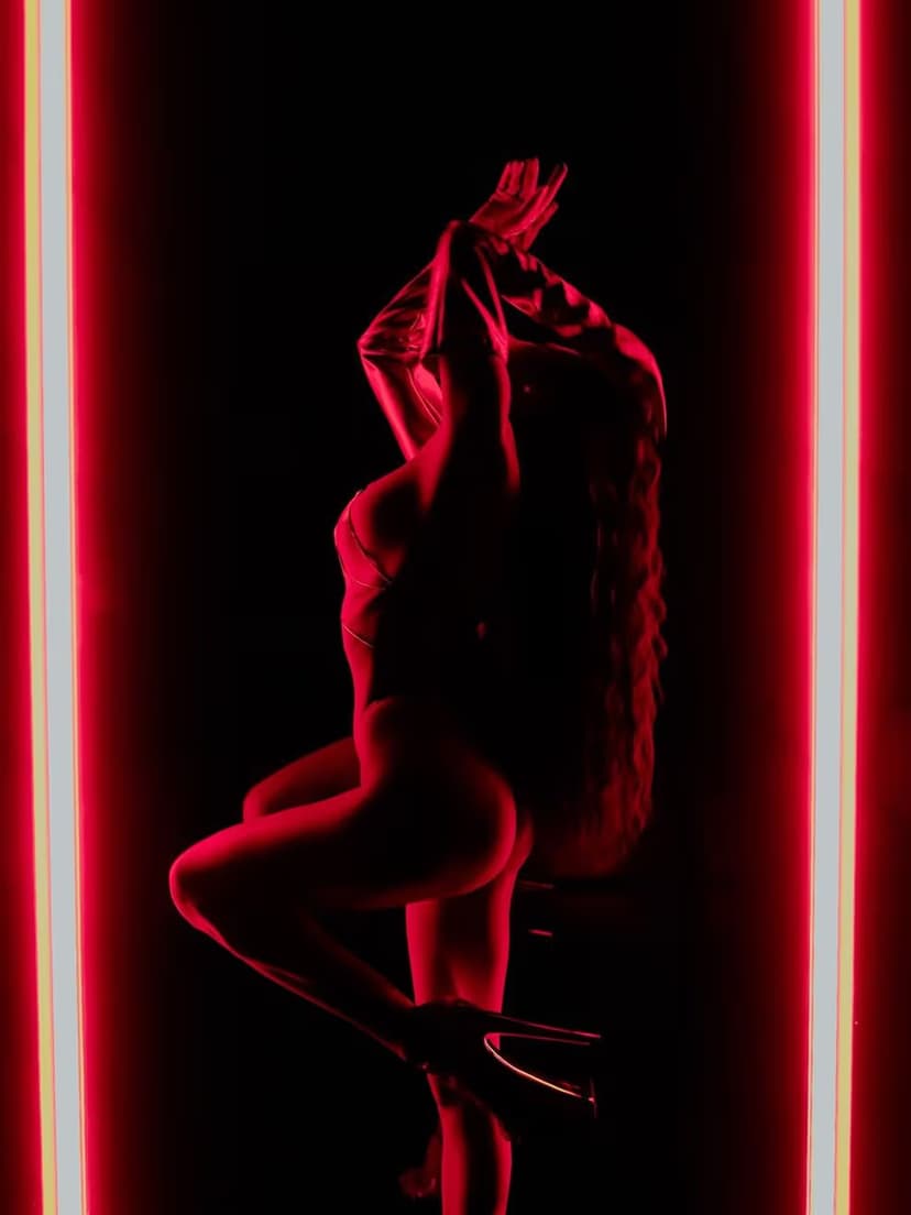 женский стриптиз женский стриптиз